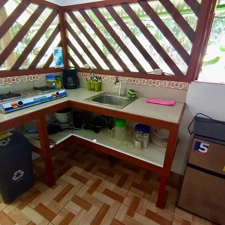 Alouatta Lodge And Canopy Cahuita Exterior photo