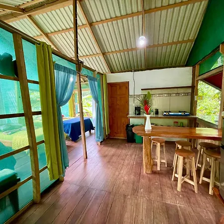 Alouatta Lodge And Canopy Cahuita Exterior photo