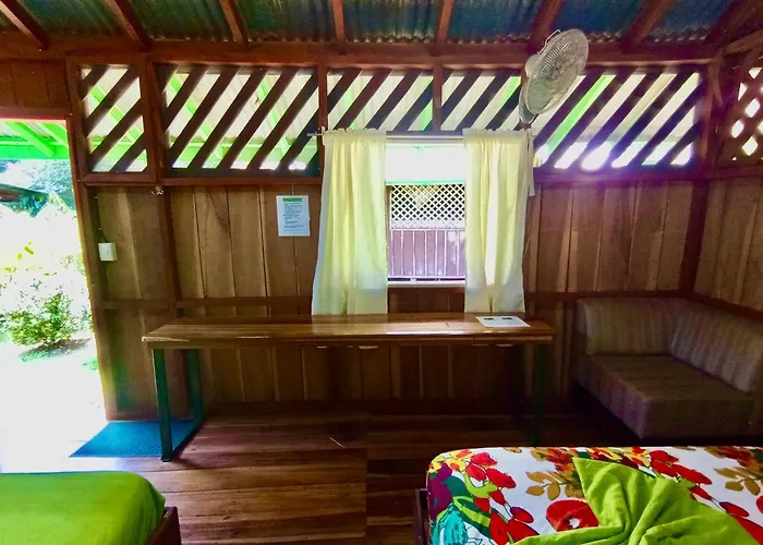 Alouatta Lodge And Canopy