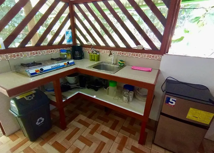 Alouatta Lodge And Canopy